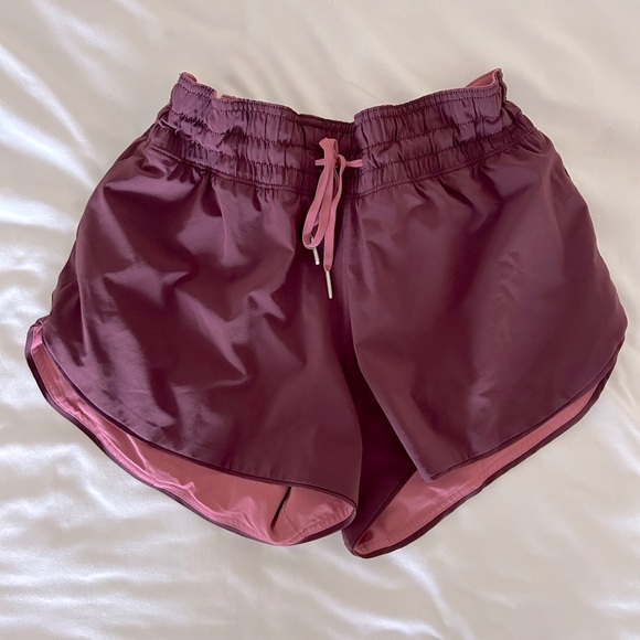 Lululemon reversible shorts(size 6) - Picture 1 of 5